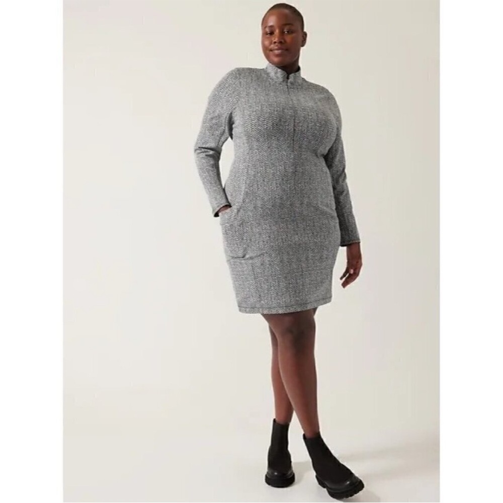ATHLETA Delancey textured dress fully lined side pockets white and black  | 3X